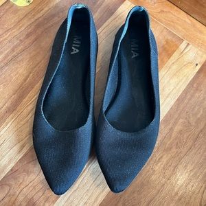 MIA black knit flats